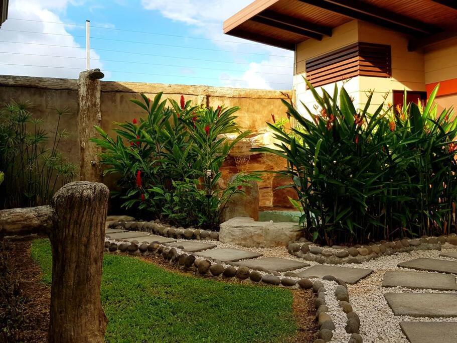 Elegant Villa In La Fortuna With Spacious Backyard Plus Very Private Pool & Parking المظهر الخارجي الصورة