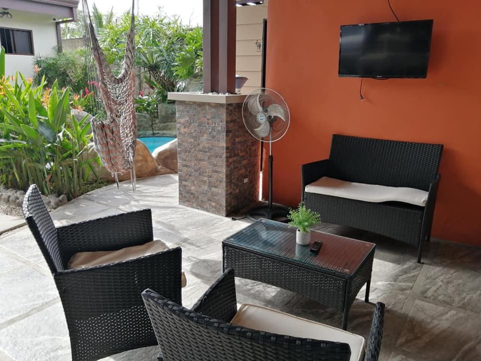 Elegant Villa In La Fortuna With Spacious Backyard Plus Very Private Pool & Parking المظهر الخارجي الصورة